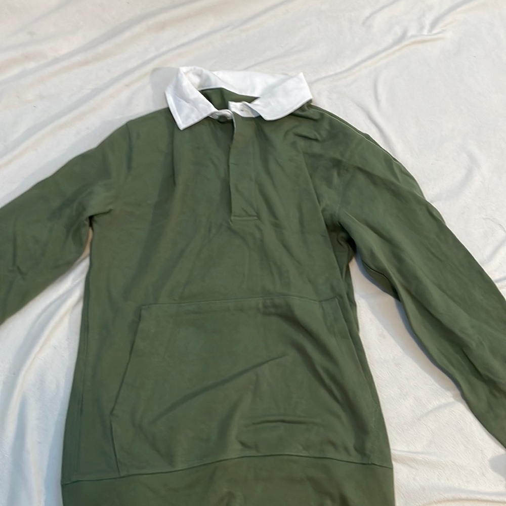 Free Assembly green sweater with fake collar